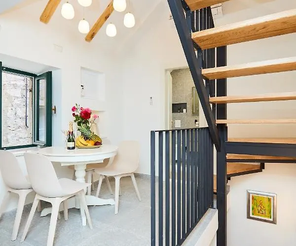 아파트 Exquisite By Dominium - Old