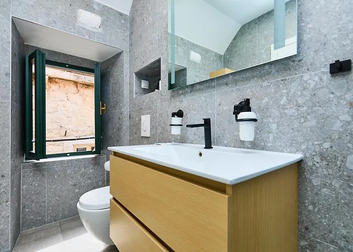 Exquisite By Dominium - Old *